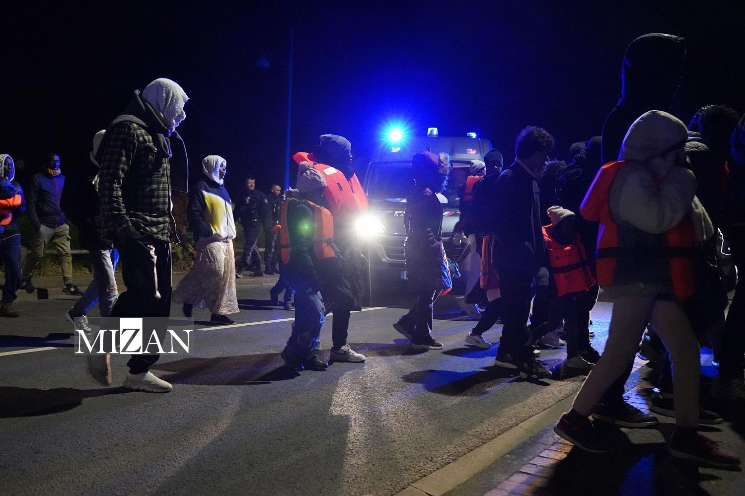 یورش افسران پلیس فرانسه به اردوگاه پناهجویان؛ برگی از سیاست‌های ضدمهاجرتی پاریس