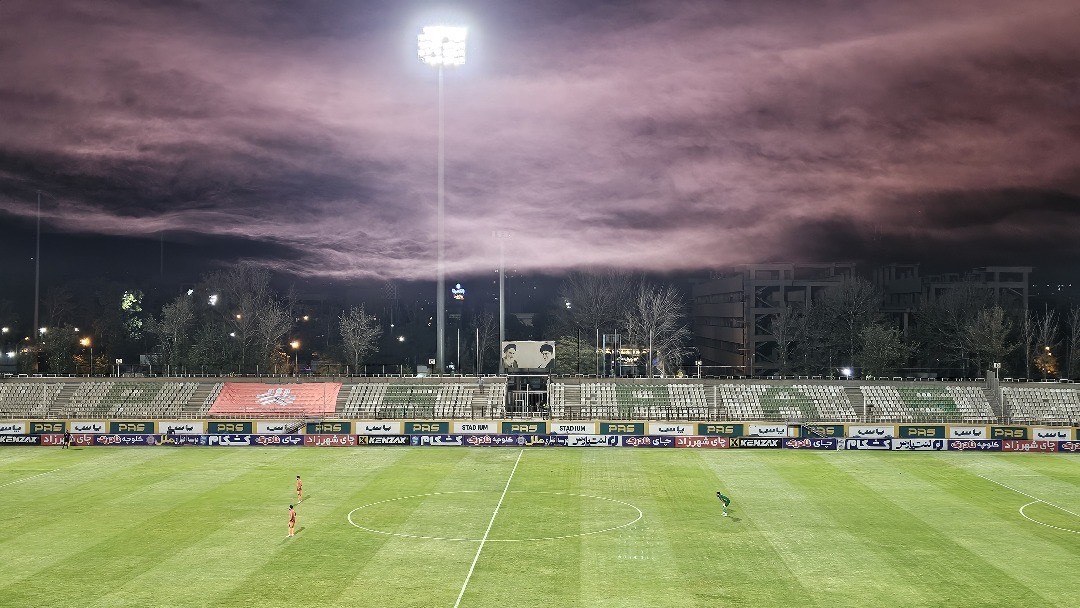 آغاز عملیات بهسازی زمین چمن ورزشگاه پاس/ ارتقای زیرساخت‌ها با هدف میزبانی استاندارد