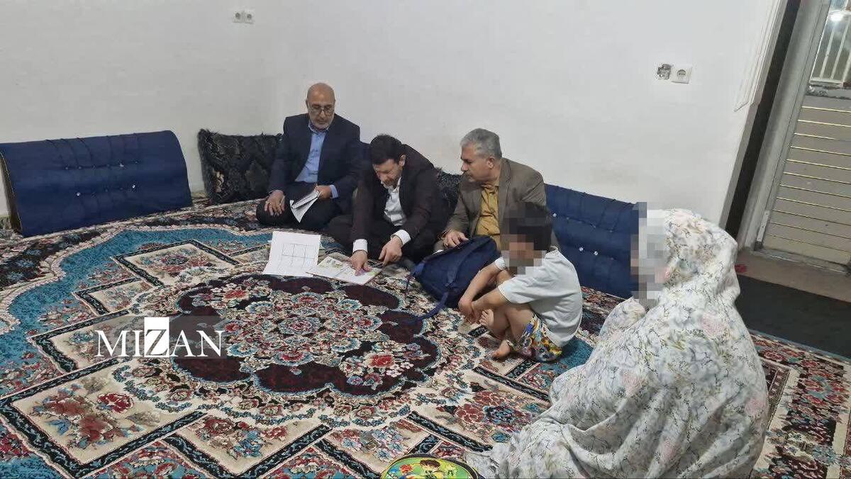 رسیدگی میدانی به مشکلات معیشتی و قضایی خانواده‌های ۱۳ زندانی نیازمند/ از کمک‌های نقدی تا تأمین شغل در منطقه ویژه اقتصادی بوشهر