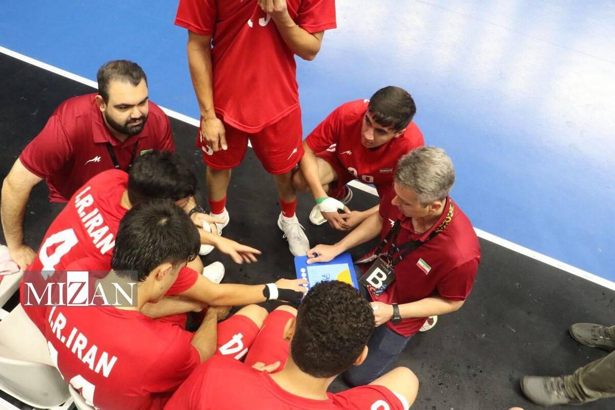 سرمربی تیم ملی هندبال پسران: ضعف‌ها را برطرف کردیم/ بازیکنانم با تمام قوا جنگیدند