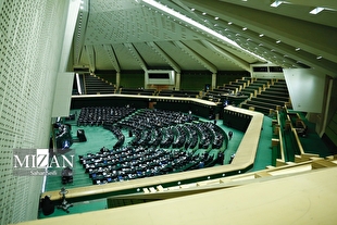 وزیر راه برای پاسخ به سوال نمایندگان به کمیسیون عمران مجلس می‌آید