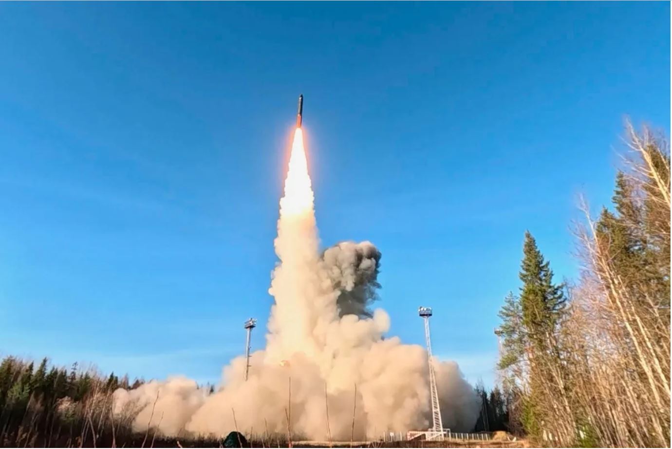 بازگشت آمریکا به آزمایش‌های اتمی؛ طرح ترامپ درباره زرادخانه هسته‌ای چیست؟