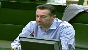 نماینده اقلیت در مجلس: با دست‌فرمان فعلی وزارت جهاد مرغ را باید کیلویی ۵۰۰ هزار تومان خرید