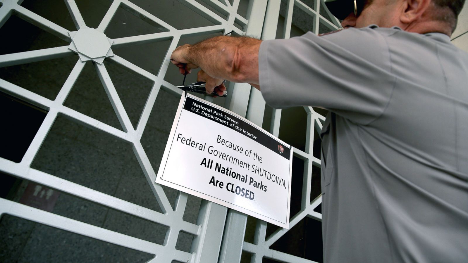 تعطیلی دولت آمریکا در آستانه رکوردشکنی تاریخی؛ بحران فراگیر در ایالتها تعطیلی دولت آمریکا در آستانه رکوردشکنی تاریخی؛ بحران فراگیر در ایالتها