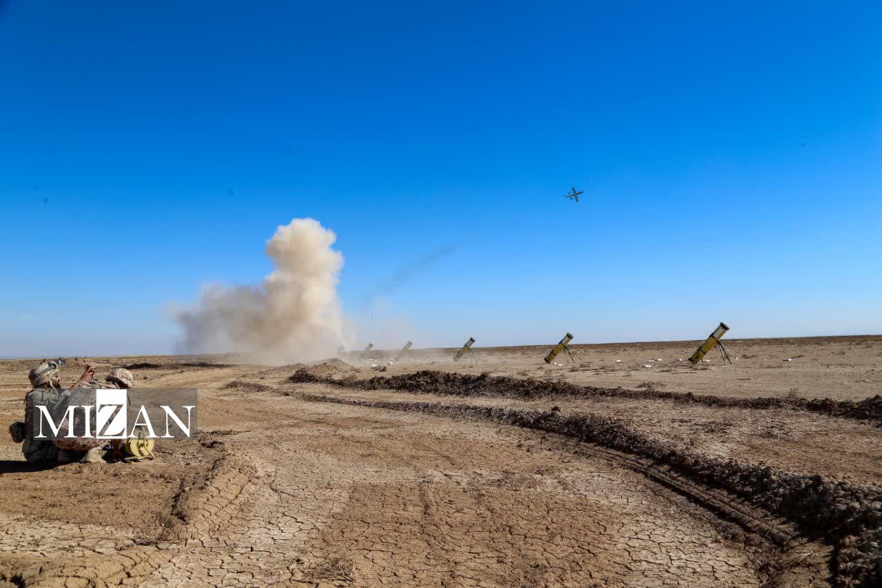 ارزیابی آمادگی رزم یگانهای پهپادی سجیل نیروی زمینی سپاه توسط سرلشکر پاکپور / مانور پهپادی یگان سجیل با حضور فرمانده کل سپاه ارزیابی آمادگی رزم یگانهای پهپادی سجیل نیروی زمینی سپاه توسط سرلشکر پاکپور / مانور پهپادی یگان سجیل با حضور فرمانده کل سپاه