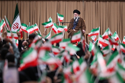 دیدار دانش‌آموزان و دانشجویان با رهبر انقلاب