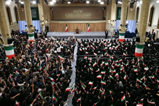 اختلاف جمهوری اسلامی و آمریکا به‌خاطر شعار «مرگ بر آمریکا»؟ این ساده‌لوحی است