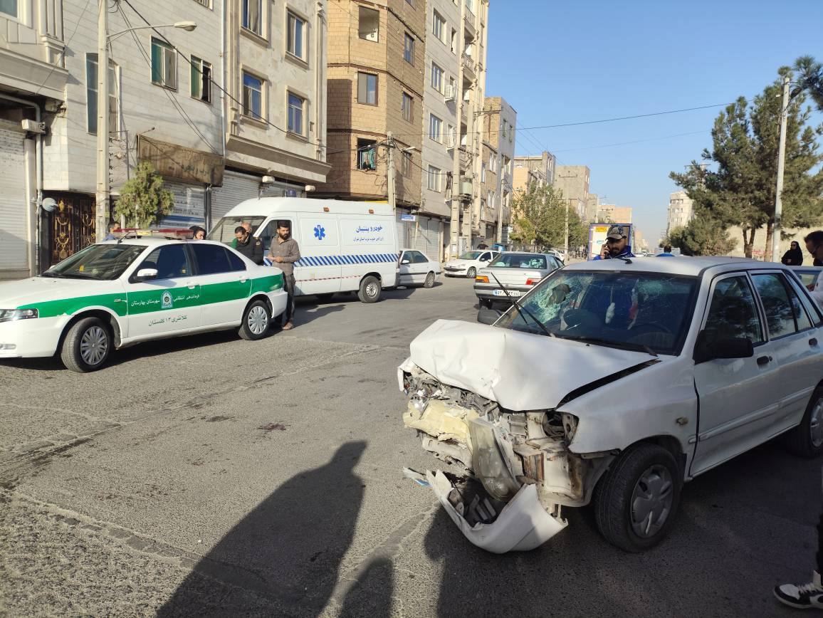 ۱۵ مصدوم در تصادف سه خودرو سرویس مدارس در خیابان سبزدشت ۱۵ مصدوم در تصادف سه خودرو سرویس مدارس در خیابان سبزدشت