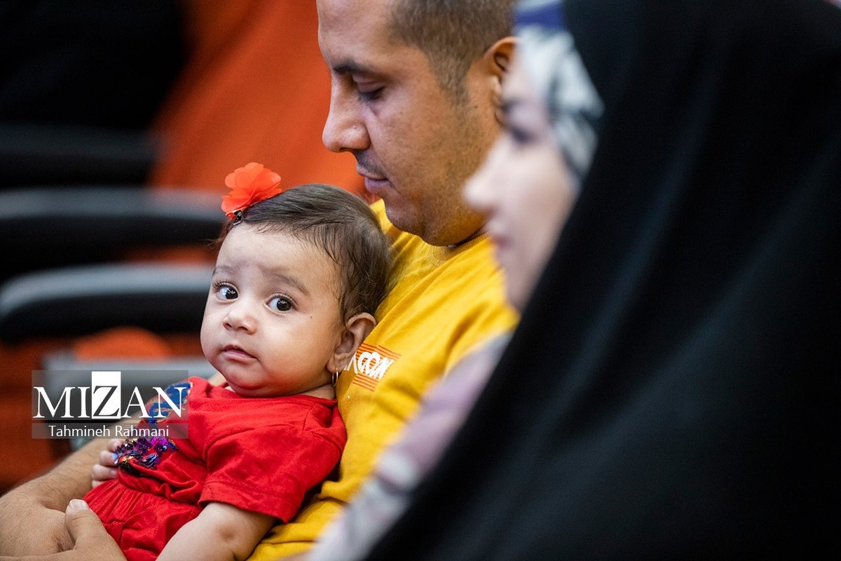 میانگین سن پدر و مادر در اولین فرزندآوری چقدر است؟