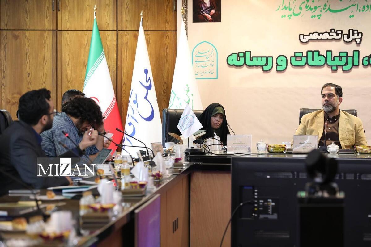 خانواده در عصر رسانه‌های هوشمند؛ از بازنمایی تا بازسازی