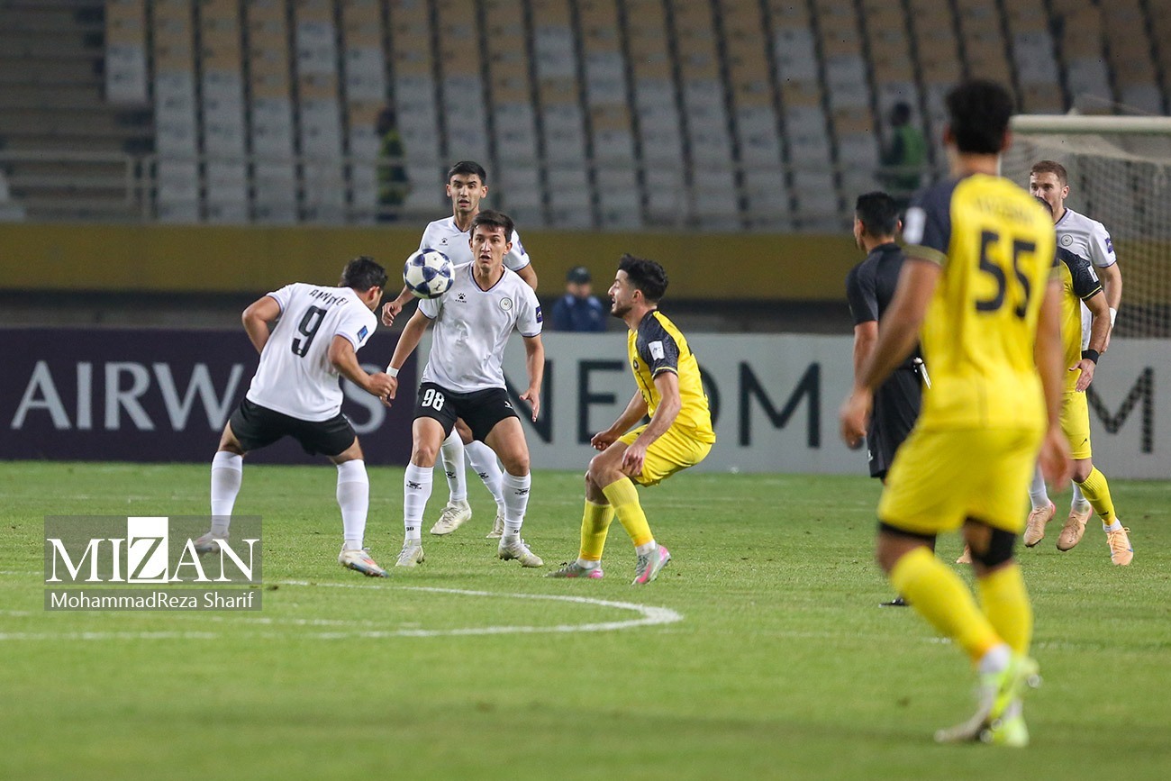 سپاهانِ محرم در هزارتوی بیبرنامگی/ صعود با علامت سؤال بزرگ سپاهانِ محرم در هزارتوی بیبرنامگی/ صعود با علامت سؤال بزرگ