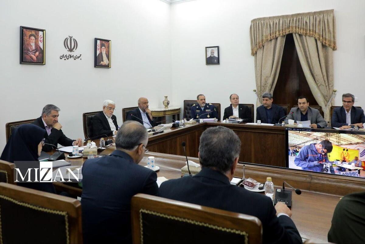 عارف: اتکا و تمرکز دولت بر فناوری‌های پیشرفته، مهارت‌آموزی و آموزش و پرورش است