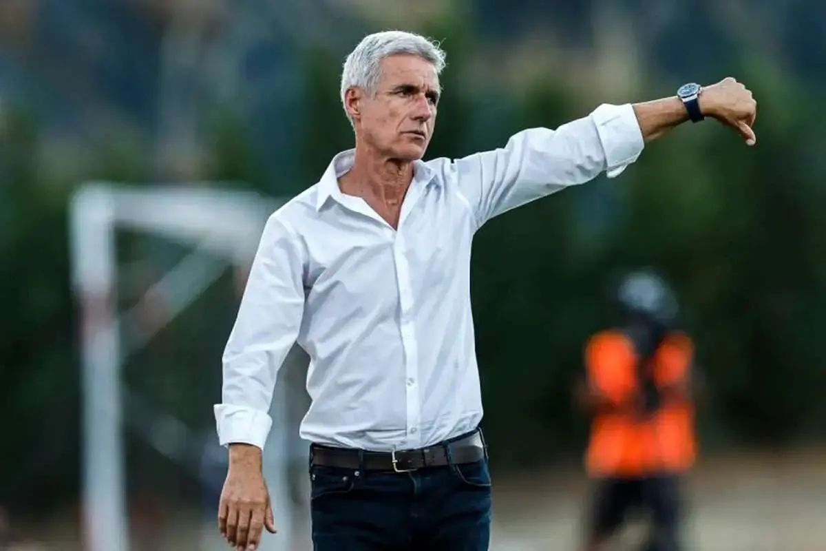 سرمربی حریف استقلال اخراج شد