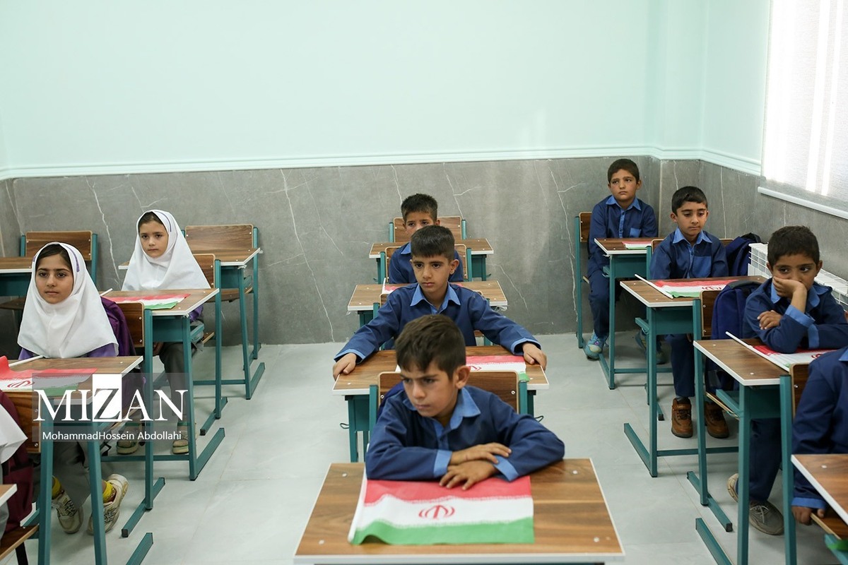 ۱۵ مدرسه در بندر امام خمینی (ره) با پیگیری دادستان شهرستان و مشارکت خیرین تجهیز و بهسازی شد