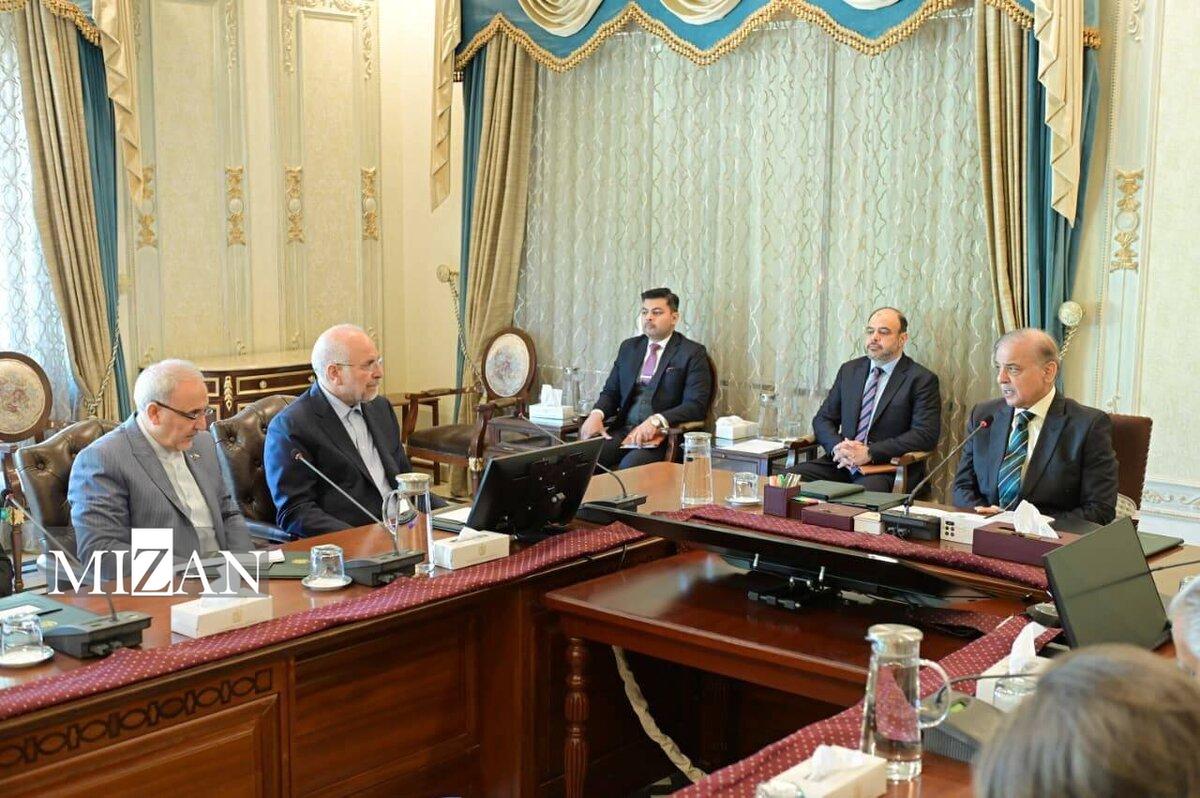 رئیس مجلس در دیدار با نخست وزیر پاکستان: کشورهای اسلامی با وحدت و انسجام می‌توانند در مقابل زیاده خواهی آمریکا بایستند