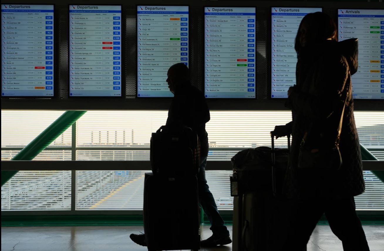 شکست دوباره سنا در پایان دادن به تعطیلی دولت فدرال/ هزار پرواز در آمریکا لغو شدند