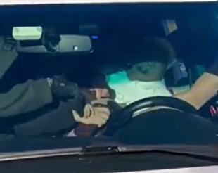 حمله پلیس به یک خانواده پناهجو