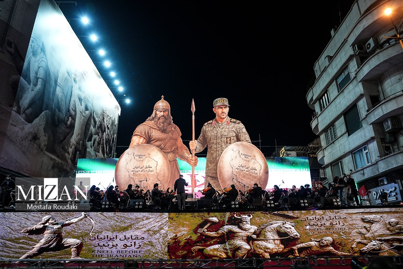 میدان انقلاب اسلامی غرق در شکوه تاریخ/ مجسمه «زانو زنندگان برابر ایران» در میدان انقلاب رونمایی شد میدان انقلاب اسلامی غرق در شکوه تاریخ/ مجسمه «زانو زنندگان برابر ایران» در میدان انقلاب رونمایی شد