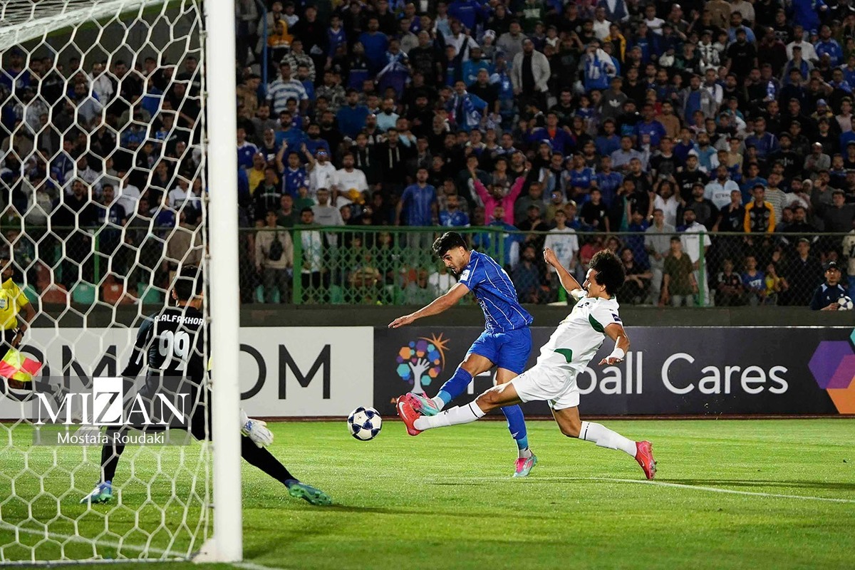 مراغه‌چیان: دفاع آبی‌پوشان هنوز ناهماهنگ است/ به صعود استقلال از گروهش خوشبینم