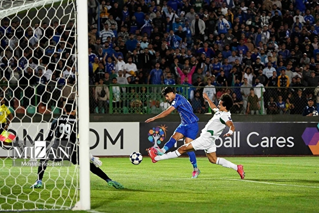 مراغه‌چیان: دفاع آبی‌پوشان هنوز ناهماهنگ است/ به صعود استقلال از گروهش خوشبینم