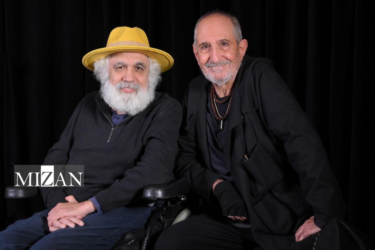 رونمایی از لوگوموشن و تصویری از فرهاد آییش در نمایش «ونگوگ» 