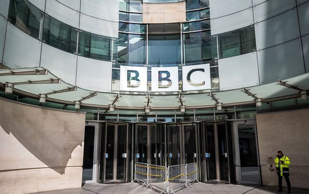 بی بی سی زلزله در بیبیسی؛ تشدید بحران اعتماد در شبکه سلطنتی انگلیس