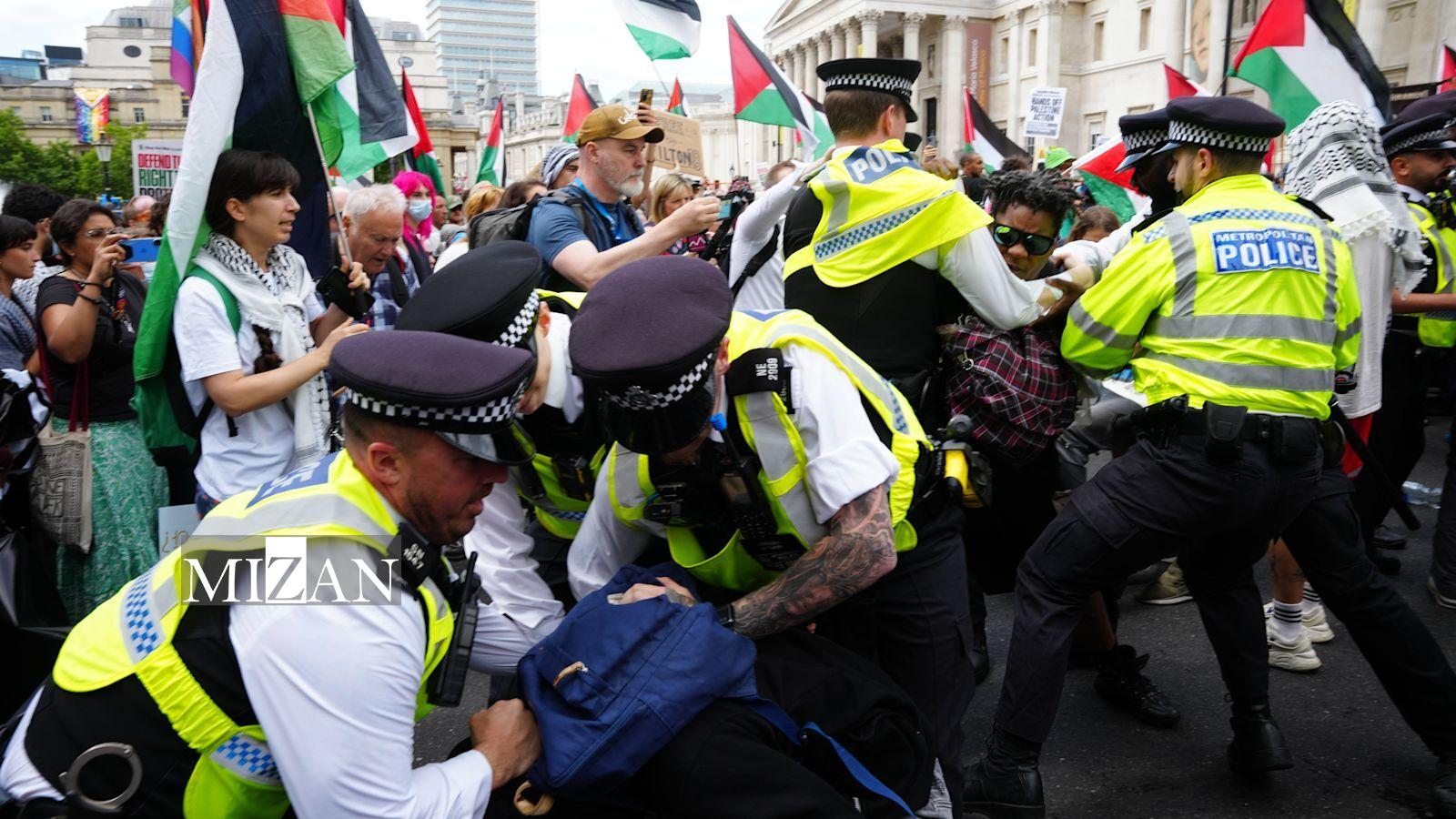 خشونت پلیس انگلیس علیه معترضان نقض نظاممند حق آزادی تجمعات مسالمتآمیز در انگلیس