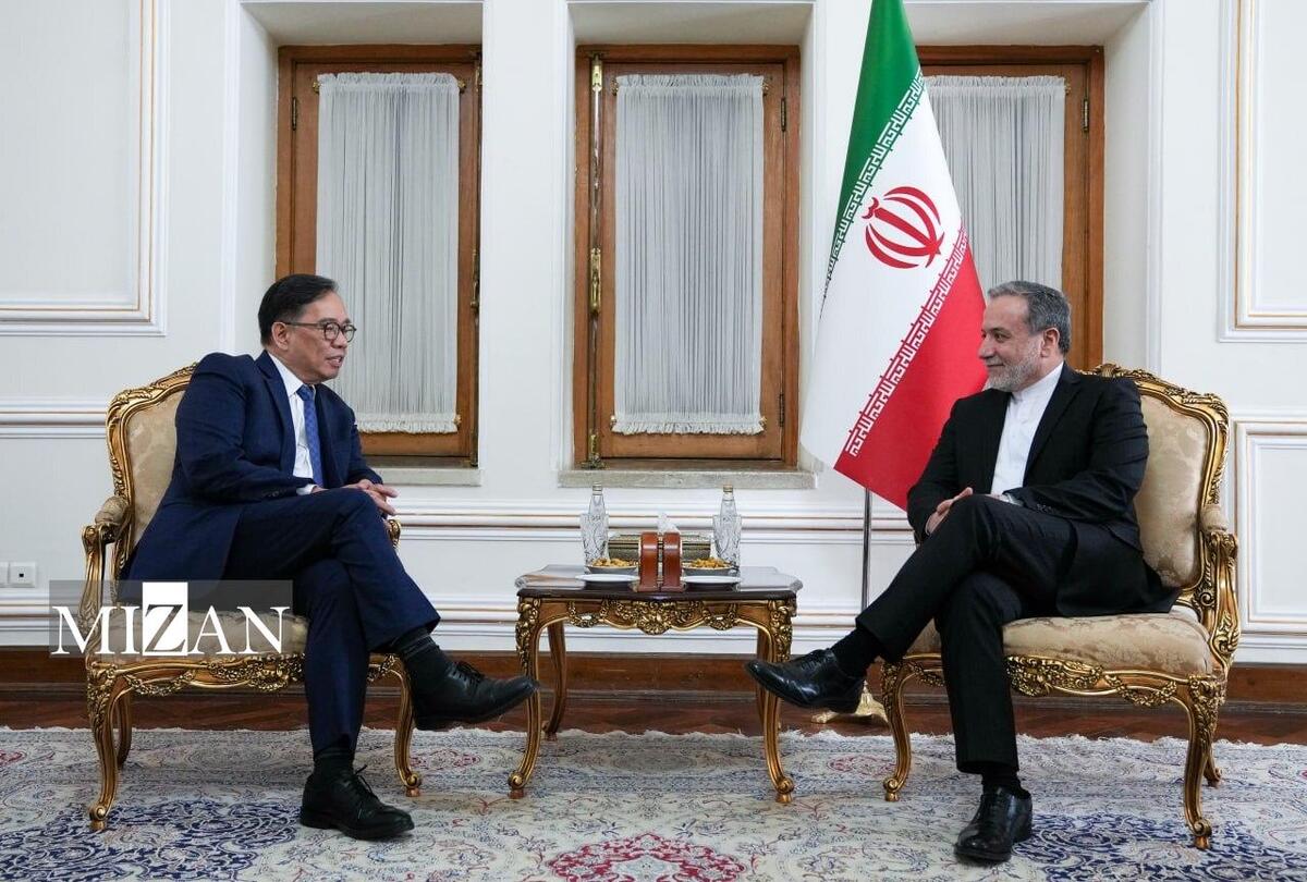 دیدار معاون وزیر خارجه فیلیپین با عراقچی