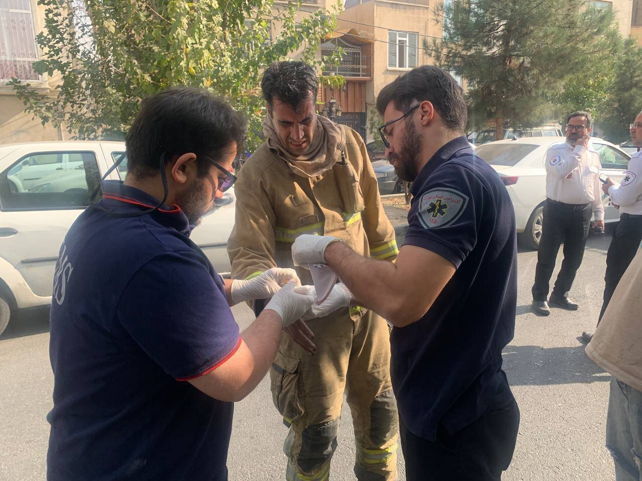 حریق در برج آفرینش طرشت ۶ مصدوم بر جای گذاشت حریق در برج آفرینش طرشت ۶ مصدوم بر جای گذاشت