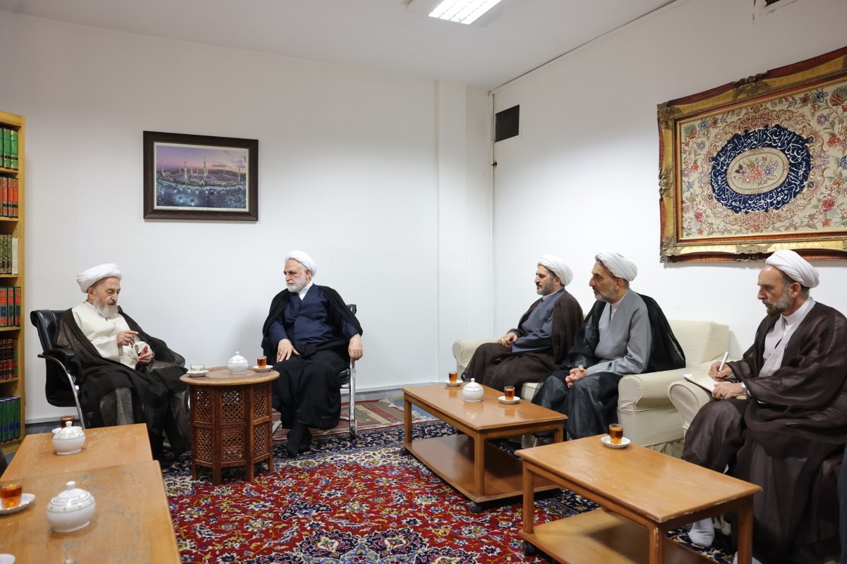 آیت‌الله سبحانی در دیدار با رئیس عدلیه:
قوه قضاییه در حوزه واگذاری‌ها به بخش خصوصی، اقدامات مثبت و مؤثری را انجام داده است