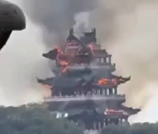 معبدی با قدمت۱۵۰۰ سال در آتش سوخت