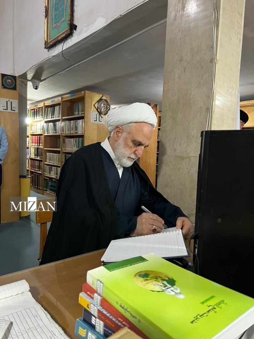 حضور حجتالاسلام والمسلمین محسنی اژهای در مسجد مقدس جمکران / بازدید رئیس عدلیه از کتابخانه موسسه امام صادق (ع) حضور حجتالاسلام والمسلمین محسنی اژهای در مسجد مقدس جمکران / بازدید رئیس عدلیه از کتابخانه موسسه امام صادق (ع)
