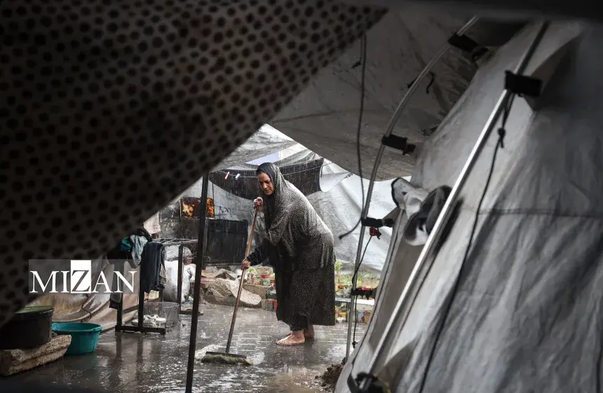 وضعیت وخیم آوارگان فلسطینی درپی سیل در اردوگاههای چادری غزه وضعیت وخیم آوارگان فلسطینی درپی سیل در اردوگاههای چادری غزه