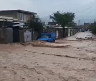 تصاویری از جاری شدن سیل در آبدانان ایلام