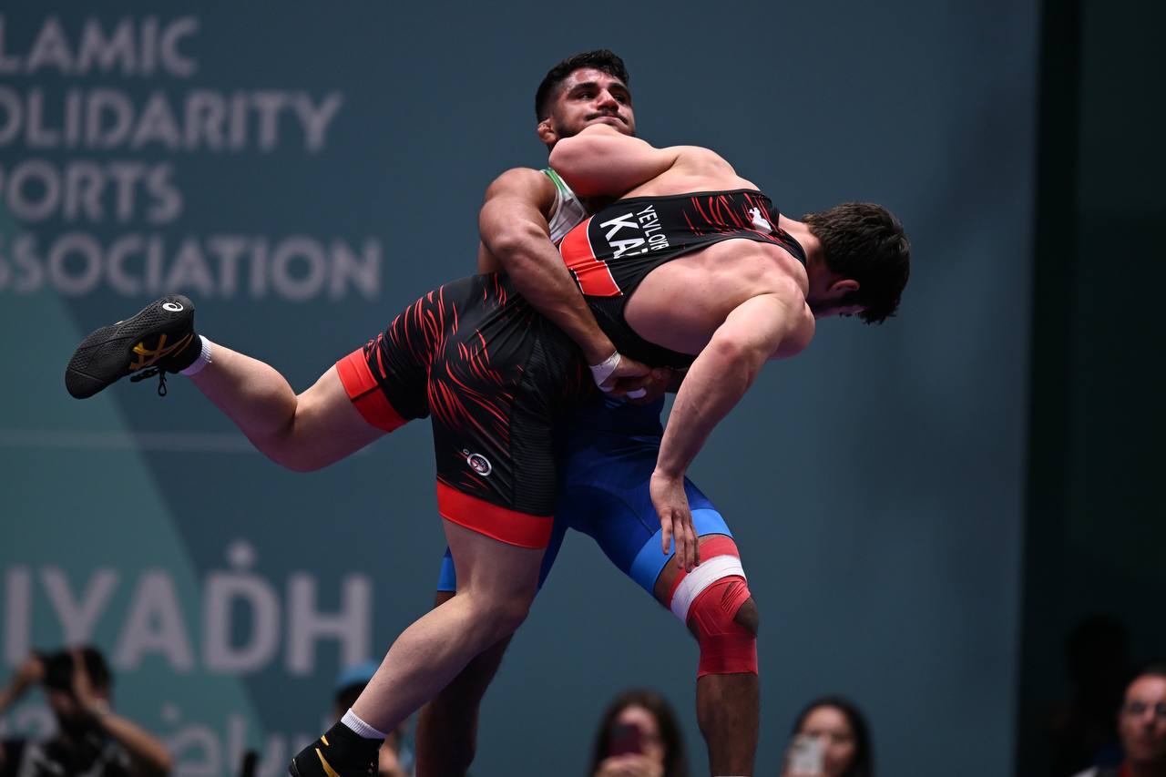 درخشش فرنگی‌کاران ایران در ریاض/ اسماعیلی و فرخی نقطه اوج اقتدار کشتی فرنگی ایران در ۲۰۲۵