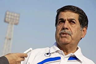 باقری‌نیا: با ۱۰ نفر جنگیدیم و به استقلال موقعیت ندادیم/ VAR فقط برای استقلال بود؟