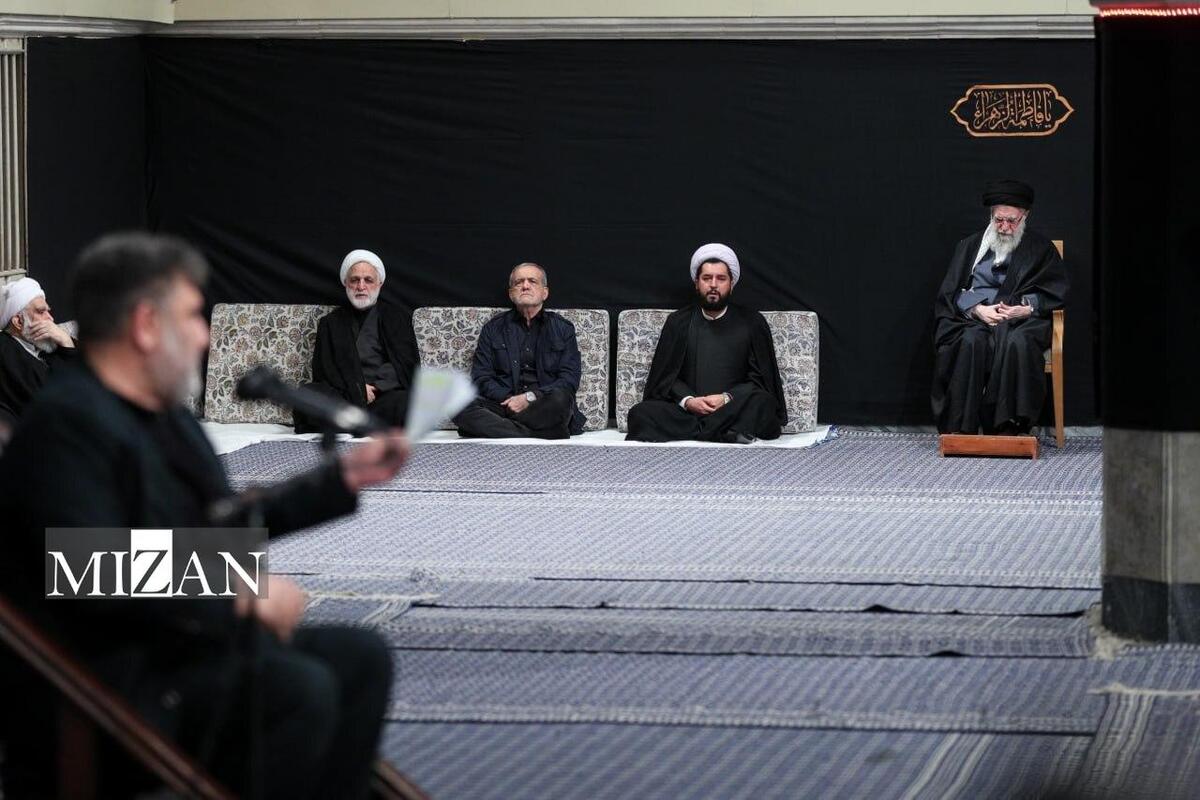 برگزاری اولین شب مراسم عزاداری ایام شهادت حضرت فاطمةالزهرا (س) با حضور رهبر انقلاب