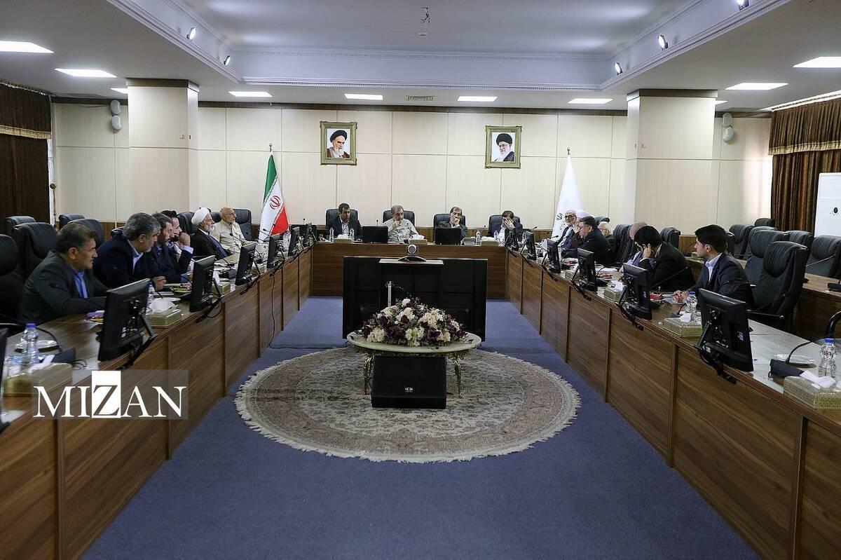 بررسی سیاست‌های اصل ۴۴ و اصلاح قانون چک در دستور کار کمیسیون اقتصادی مجمع تشخیص