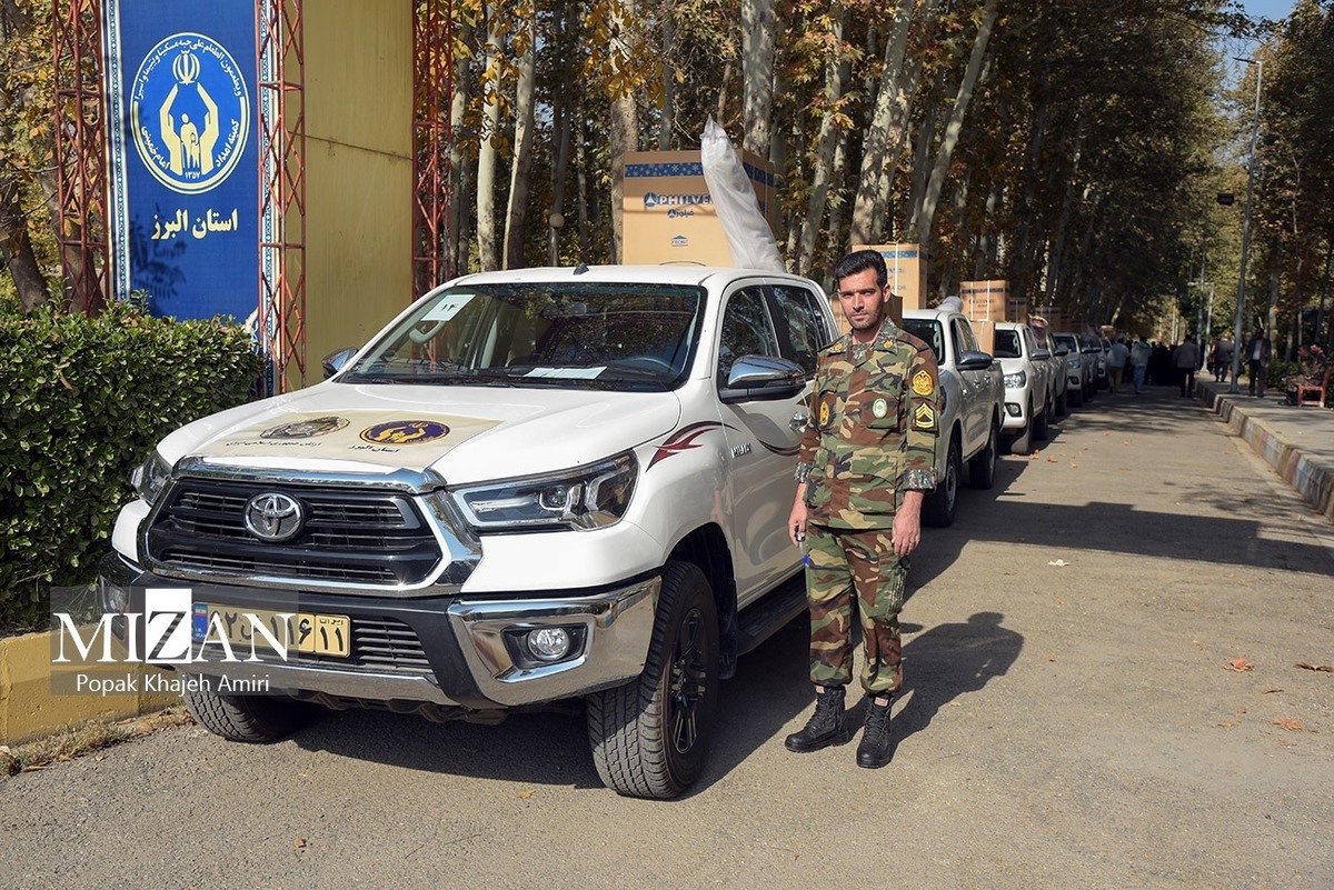 اهدای ۳۰ سری جهیزیه به نوعروسان تحت حمایت کمیته امداد در استان البرز با حضور معاون اجتماعی و پیشگیری از وقوع جرم قوه قضاییه 