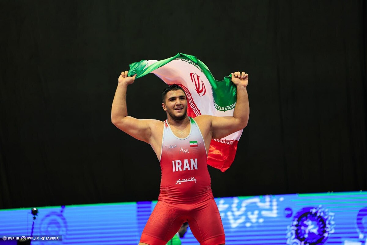 محمدنژاد: با راهنمایی درستکار و زارع به طلای جهان رسیدم/ همه ما سرباز مردم ایران هستیم