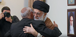 مستند «لشکر زینبی»؛ دقایقی جذاب از دیدار‌های متعدد خانواده‌ی معزز شهدای مدافع حرم با رهبر انقلاب