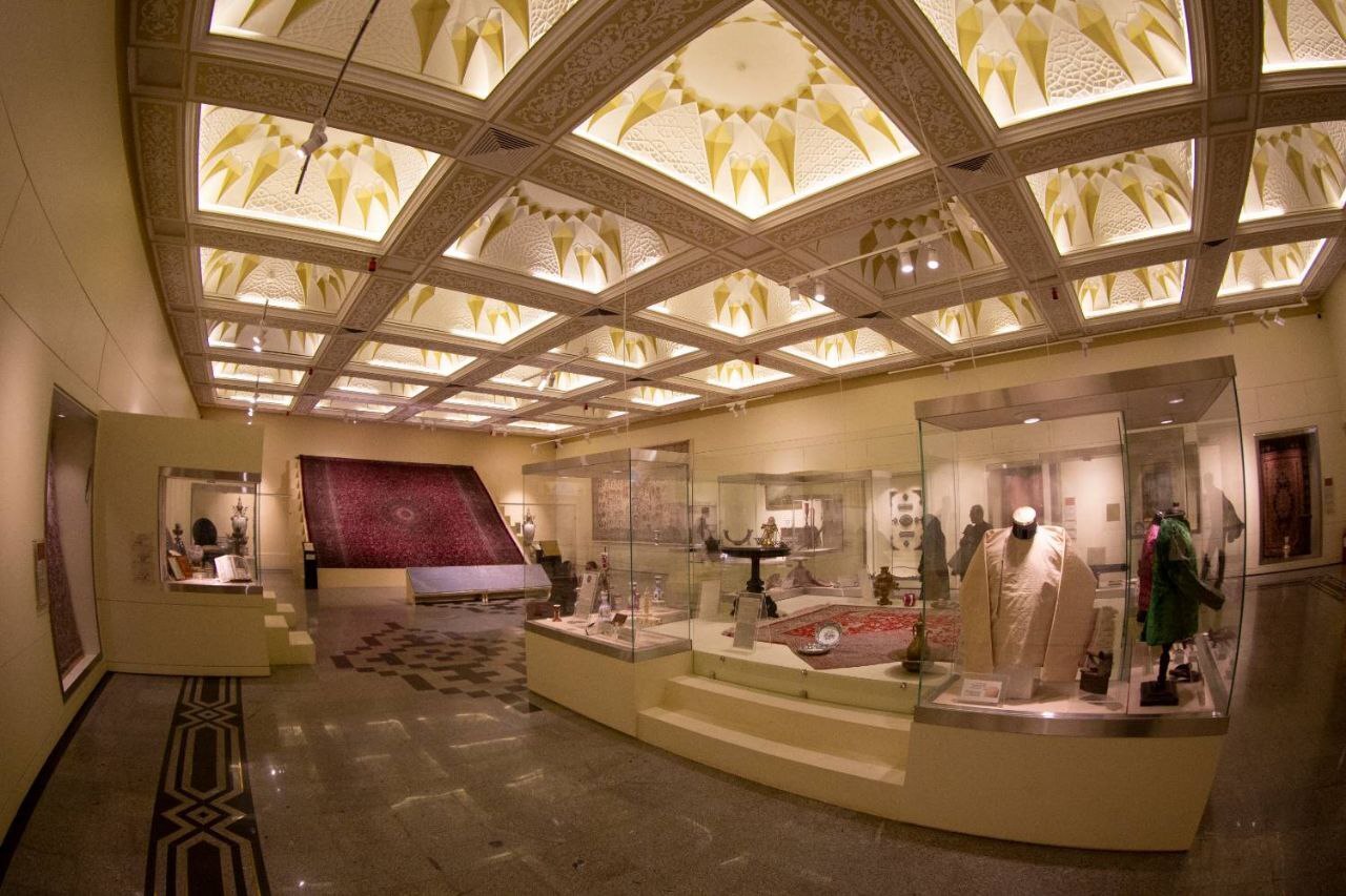 بالندگی کتابخانه و موزه ملی ملک در پرتوی سنت حسنه وقف