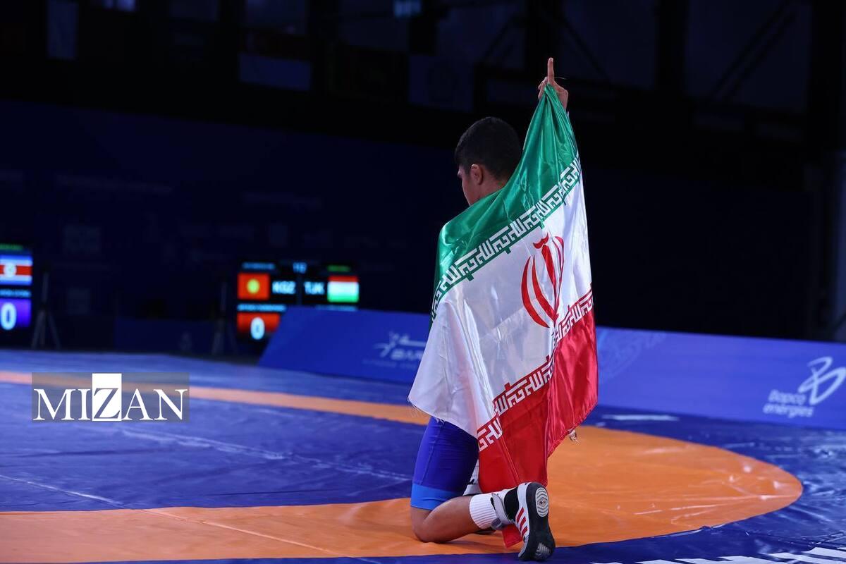 بازی‌های آسیایی جوانان| شب طلایی کشتی‌ آزاد و مدال‌های تاریخی وزنه‌برداری و بوکس بانوان/ تیم هندبال دختران ایران قهرمان شد + عکس و فیلم