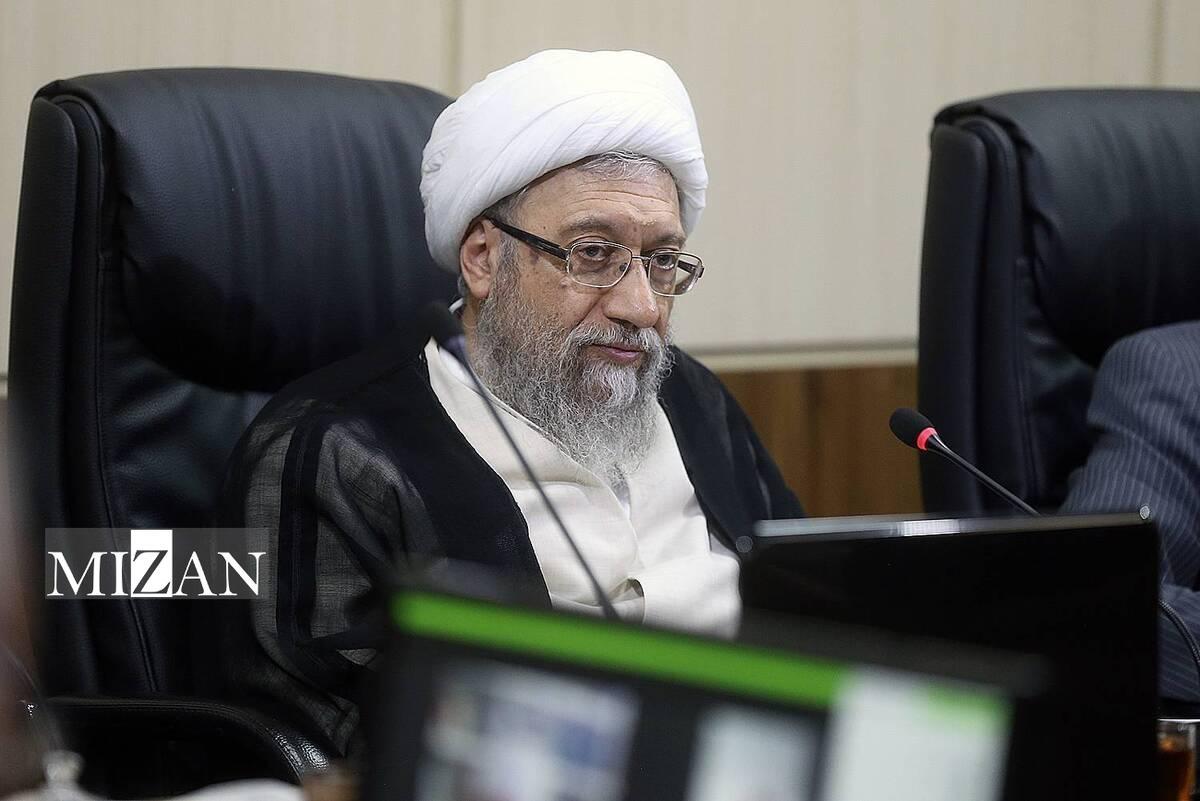 آیت الله آملی لاریجانی: باید نتیجه تلاش‌ها برای حل مشکلات معیشتی «سر سفره مردم» ظهور و بروز داشته باشد