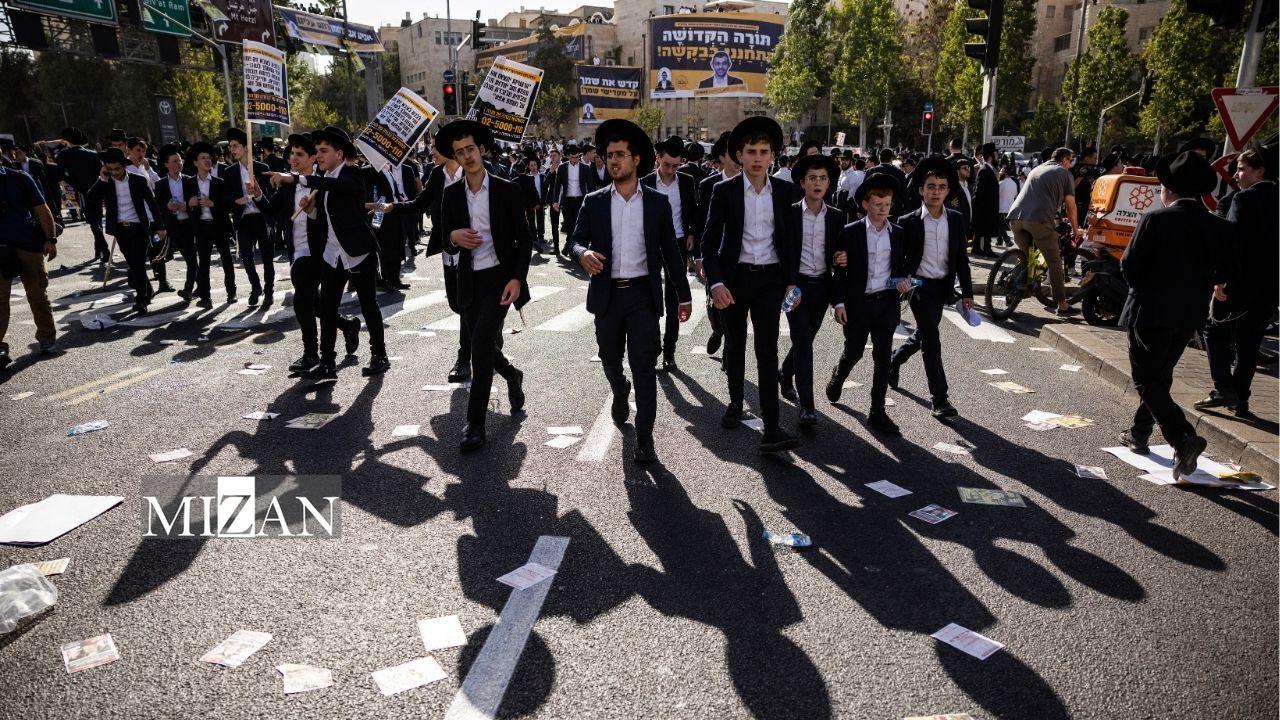 تظاهرات گسترده شهرکنشینان حریدی تظاهرات گسترده شهرکنشینان حریدی در اعتراض به خدمت اجباری در ارتش رژیم صهیونیستی