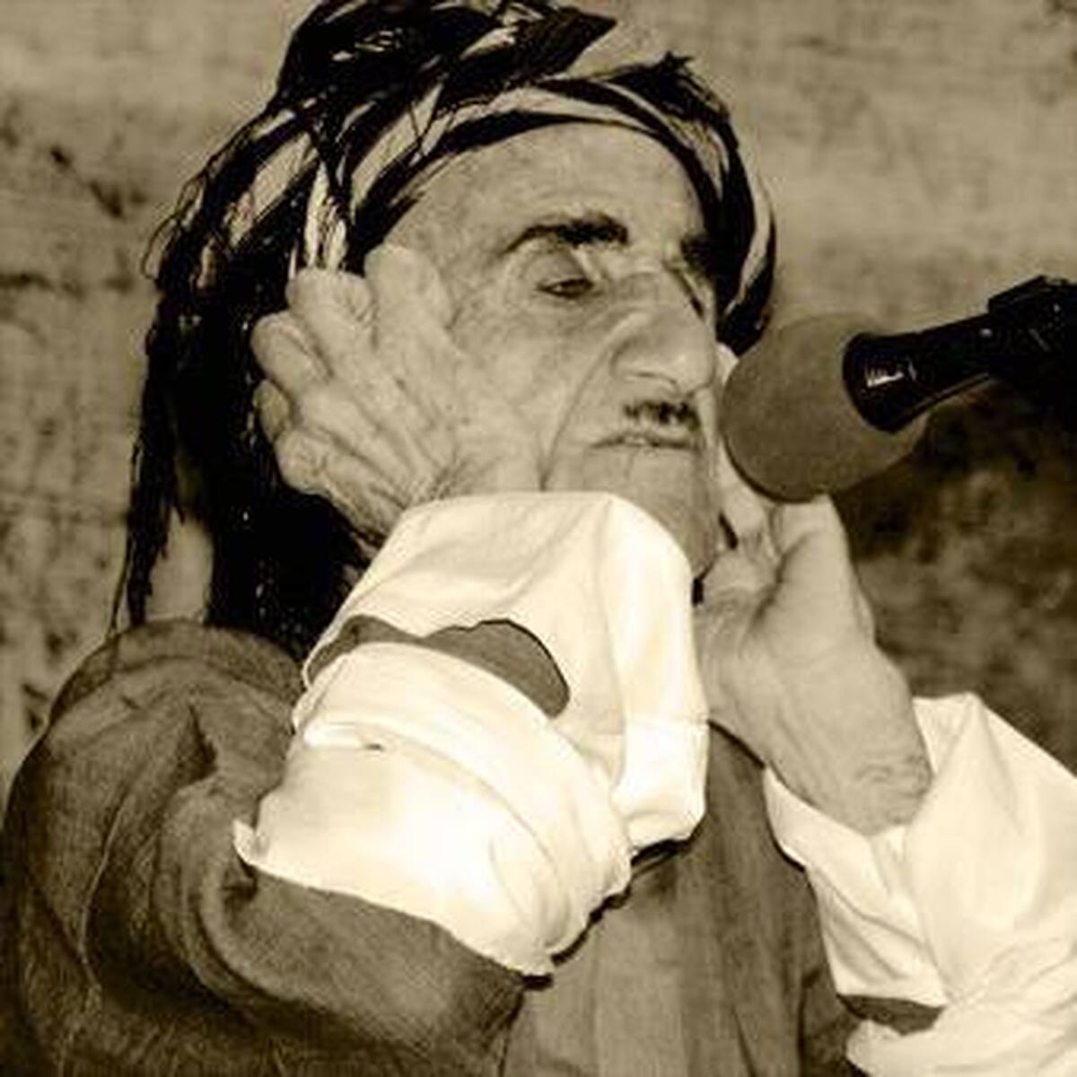 تقدیر از استاد ۱۰۹ساله موسیقی کردستان/ نمایندگان ۲۰ استان در سردشت روی صحنه می‌روند