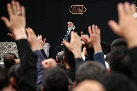 دومین شب مراسم عزاداری ایام شهادت حضرت فاطمةالزهرا سلام‌الله‌علی‌ها در حسینیه امام خمینی (ره)