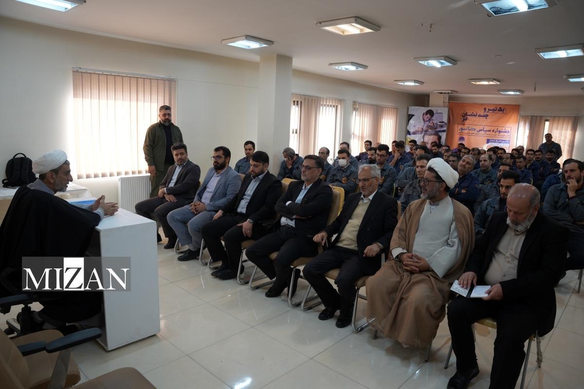 کارگران در حوزه اقتصاد مقاومتی نقش اول را ایفا می‌کنند