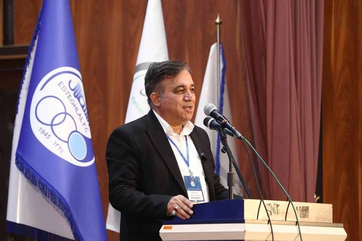 تاجرنیا: فوتبال را برای شادی دل مردم بازی می‌کنیم/ از هر چیزی که شادی را به کام مردم تلخ کند باید پرهیز کرد