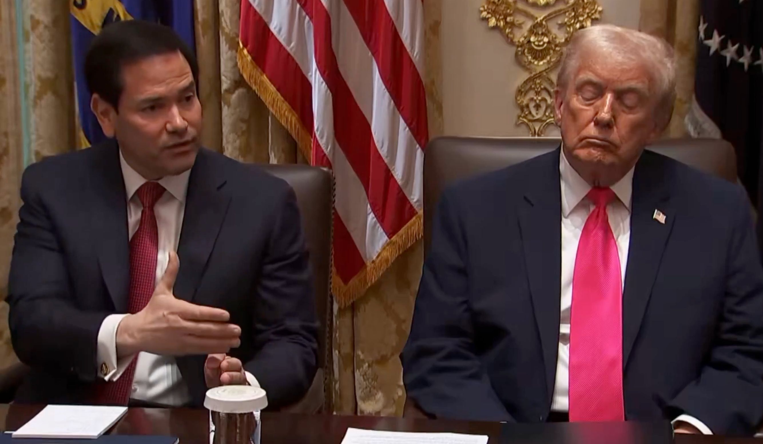 چرت زدن ترامپ بار دیگر سوژه رسانه‌ها شد